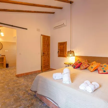 Casa Rural Con Encanto-alojamiento Rural-la Casona Del Abuelo Enrique Llombai